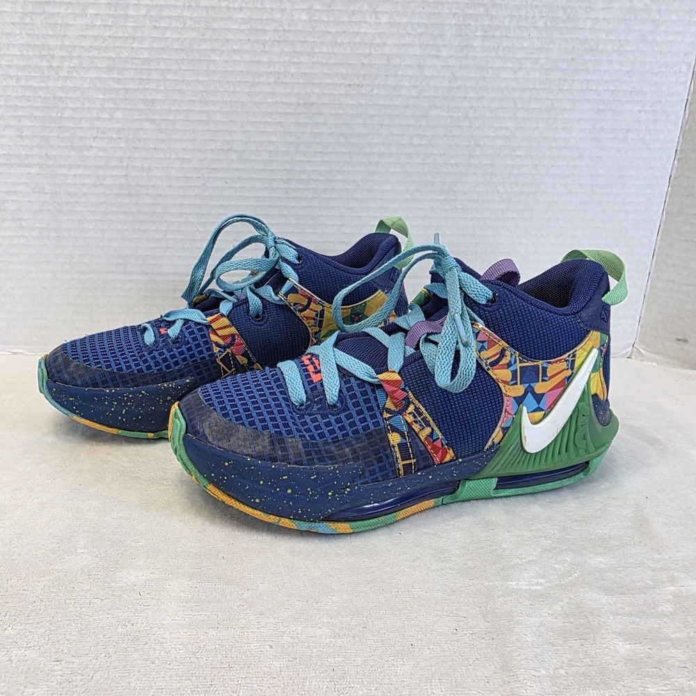 Nike LeBron Witness 7 Kaleidoscope Basketball Shoes Sneakers DQ8650-400 Youth 4Y - Picture 2 of 7